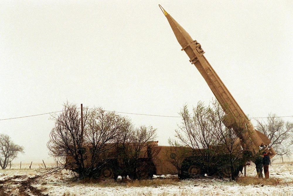 UN probers have found that Yemen’s Houthi terrorists continue using ballistic missiles and drones that “show characteristics similar” to Iranian-made weapons. Iran has claimed the Houthi missiles are a domestic upgrade of Russian SCUD missiles (similar to this picture) that were part of Yemen’s arsenal before the start of the war. ((Wikimedia Commons)