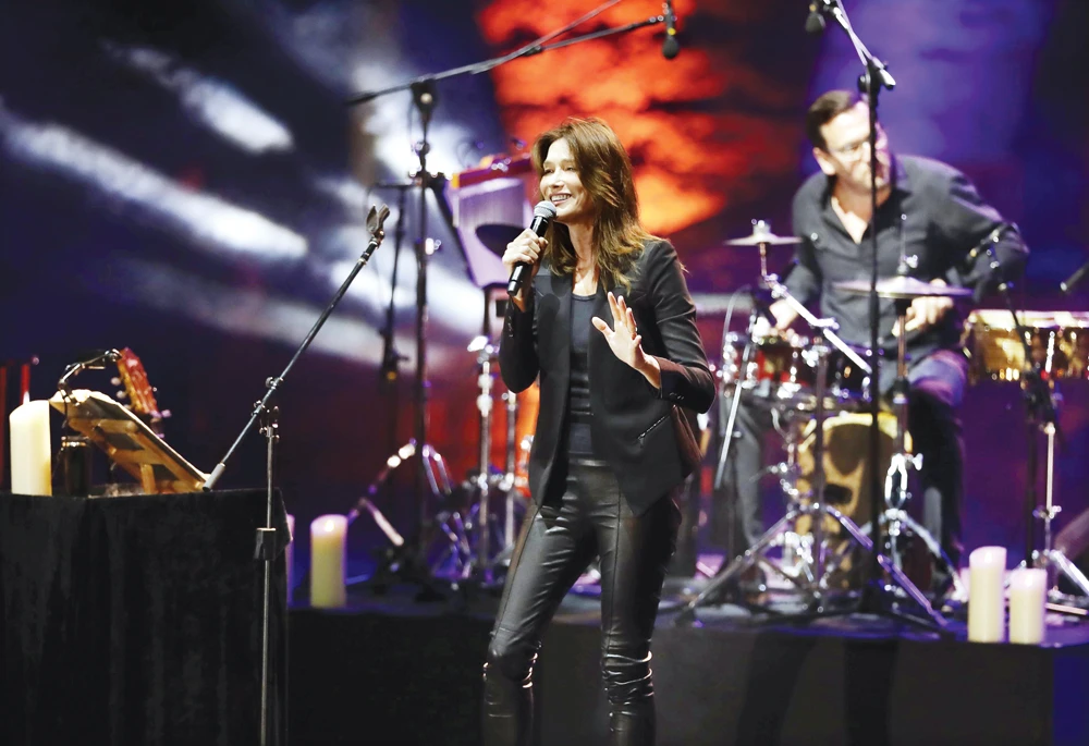 Former French first lady enthralls at Beirut’s Beiteddine festival