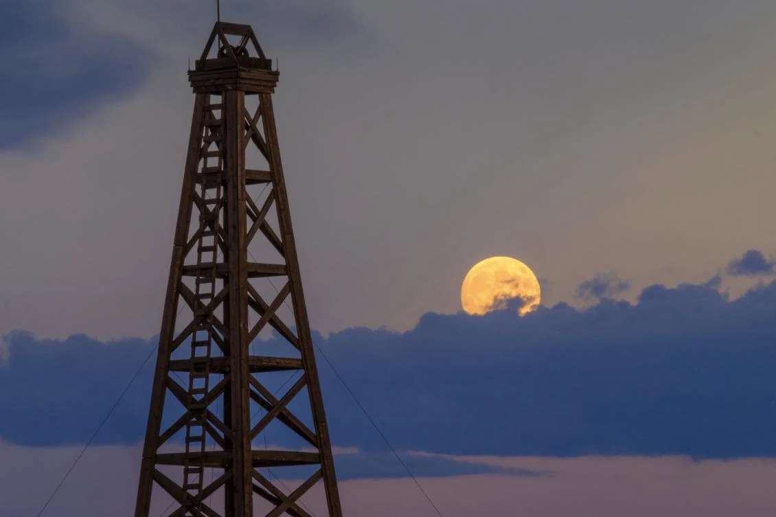 A new report predicts that regional economies will have weaned themselves off oil by 2050. (AP)