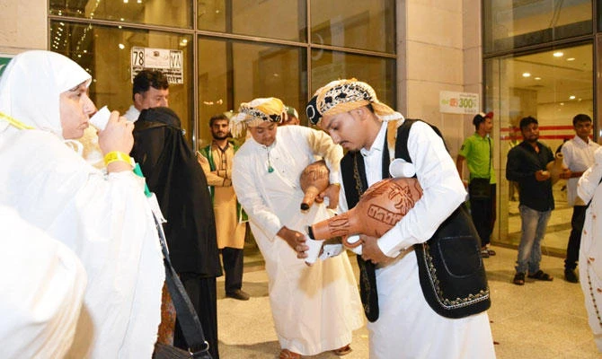 Pilgrims arrive in Saudi Arabia for journey of a lifetime