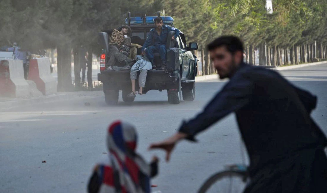 An Afghan police pickup truck transports injured victims following a suicide attack in Kabul on July 22, 2018. (File photo: AFP)