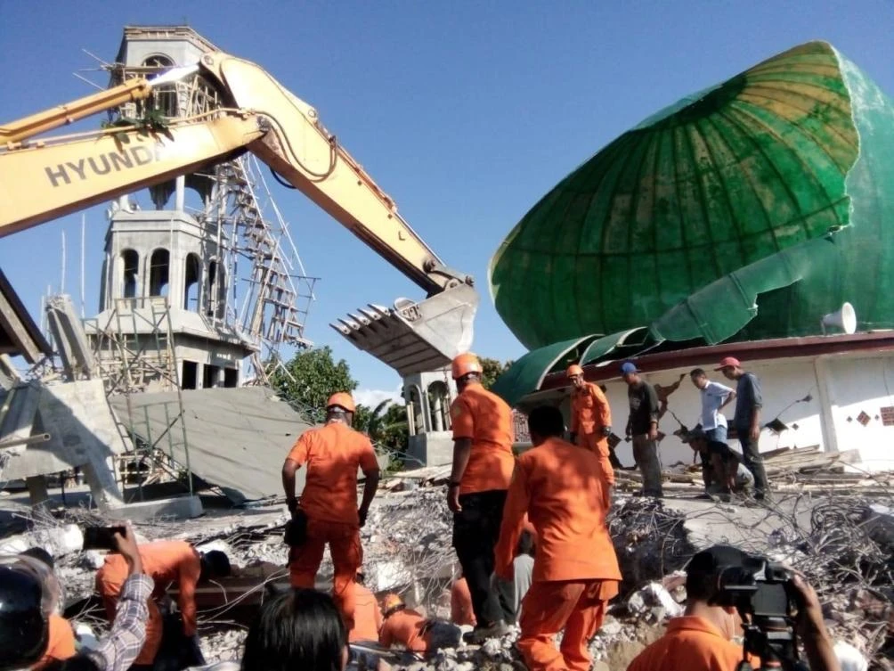 Rescue operations under way after Indonesia’s Lombok island hit by powerful quake