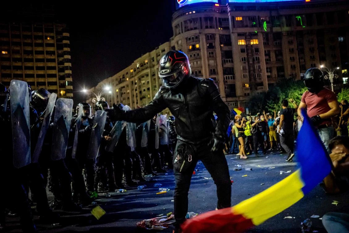 Over 450 people hurt in Romania protest clashes