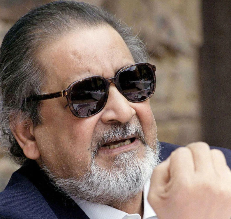 This February 21, 2002 file photo shows Nobel Laureate, British author V.S. Naipaul speaking during a literary festival in Neemrana, in Rajasthan state, India. (AFP)