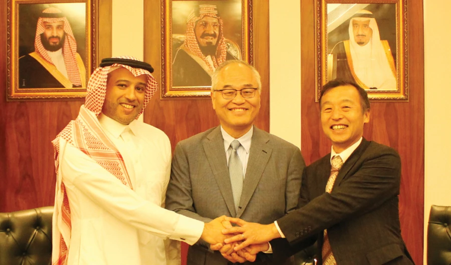 From left, Abdullah Al-Hazani, NICDP vice president; Shunkichi Kamiya, Kosei CEO and president; and Shigeki Enami, president and CEO, ALJ Japan; at the signing ceremony.