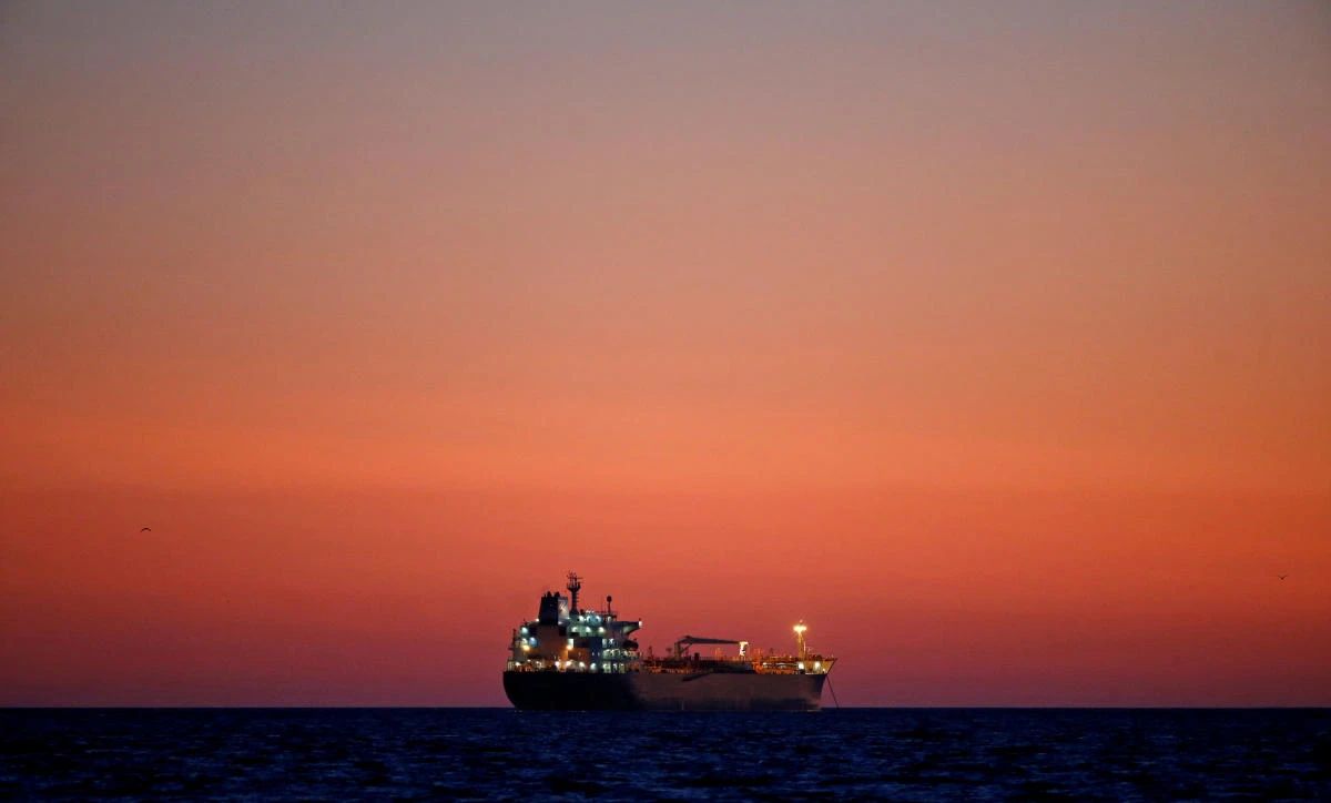 Output of US crude rose by 100,000 barrels per day (bpd) in the week ending August 10, to 10.9 million bpd. (Reuters)