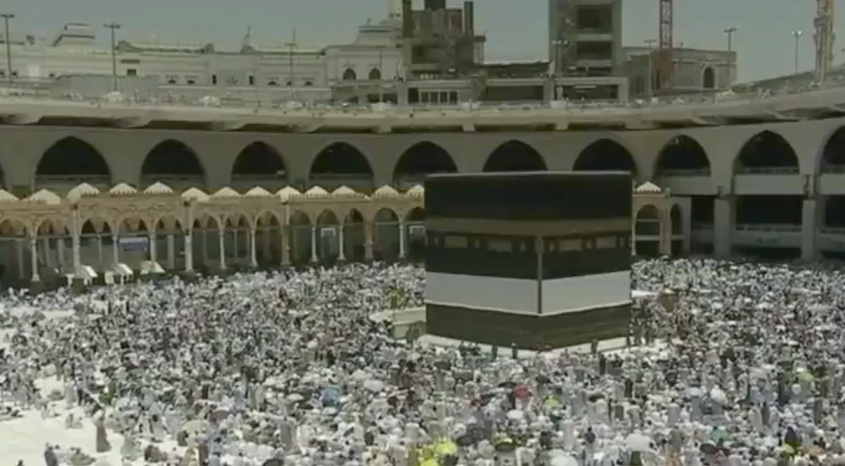 Imam Saud Al-Shuraim delivered an emotional sermon on Friday. (Saudi TV)