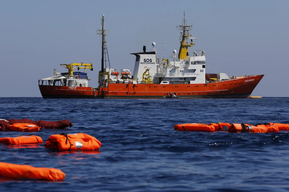 A migrant died as Tunisian security forces clashed with a group of Tunisians and Africans embarking on a clandestine sea crossing to Italy. (File photo / AFP)