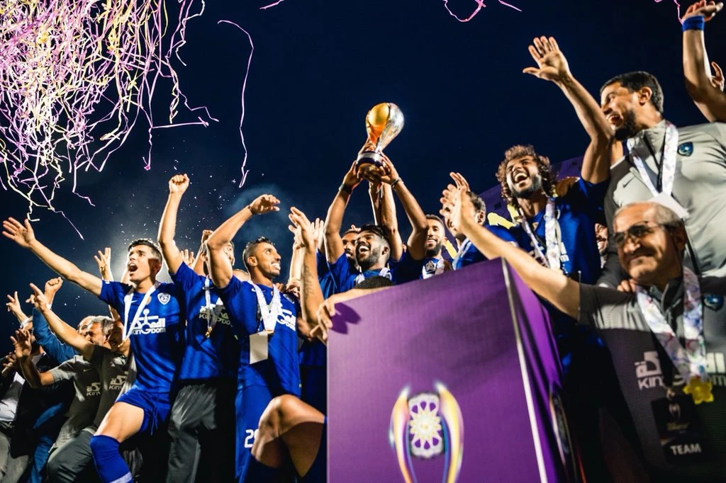 Al-Hilal lift the Saudi Super Cup at Loftus Road in London (Twitter: Saudi Super Cup)