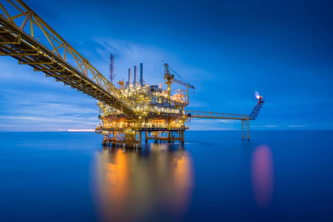 Oil rose to a two-week high on Wednesday as US sanctions on Iran and a sharp decline in inventories pointed to a tighter market. (Shutterstock)