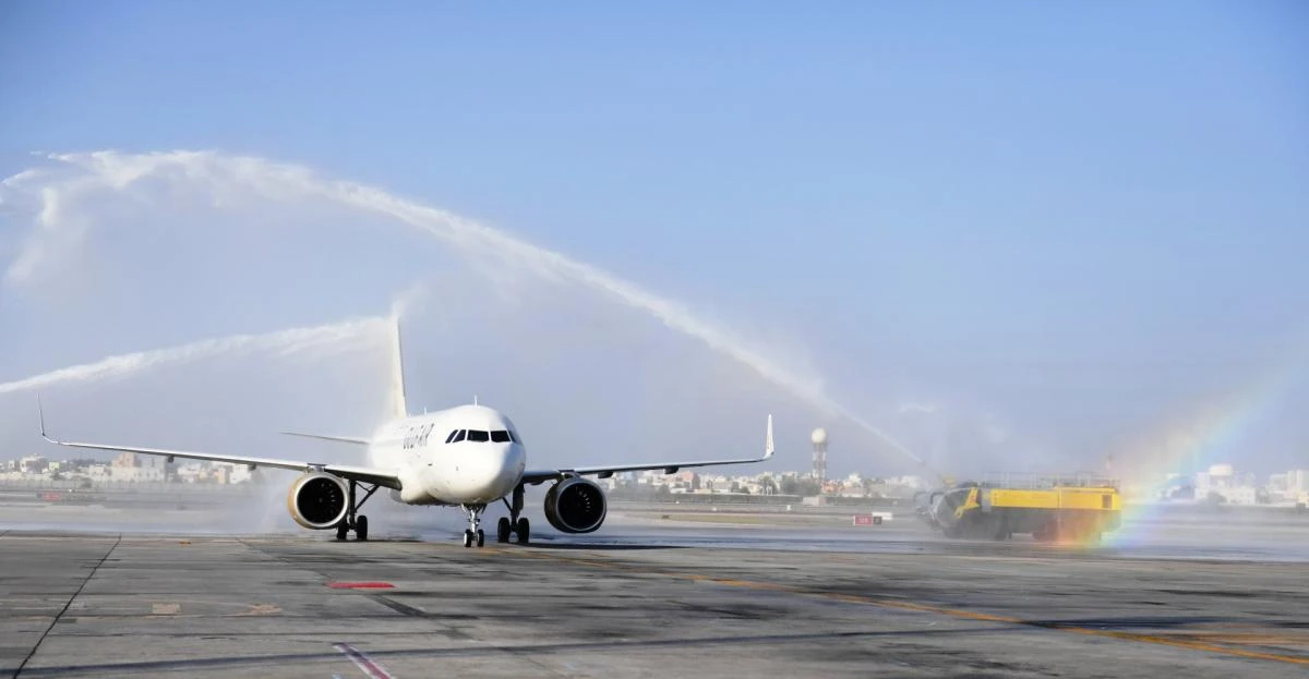 A320neo incorporates the latest technologies including new generation engines and fuel-saving wingtip devices known as Sharklets