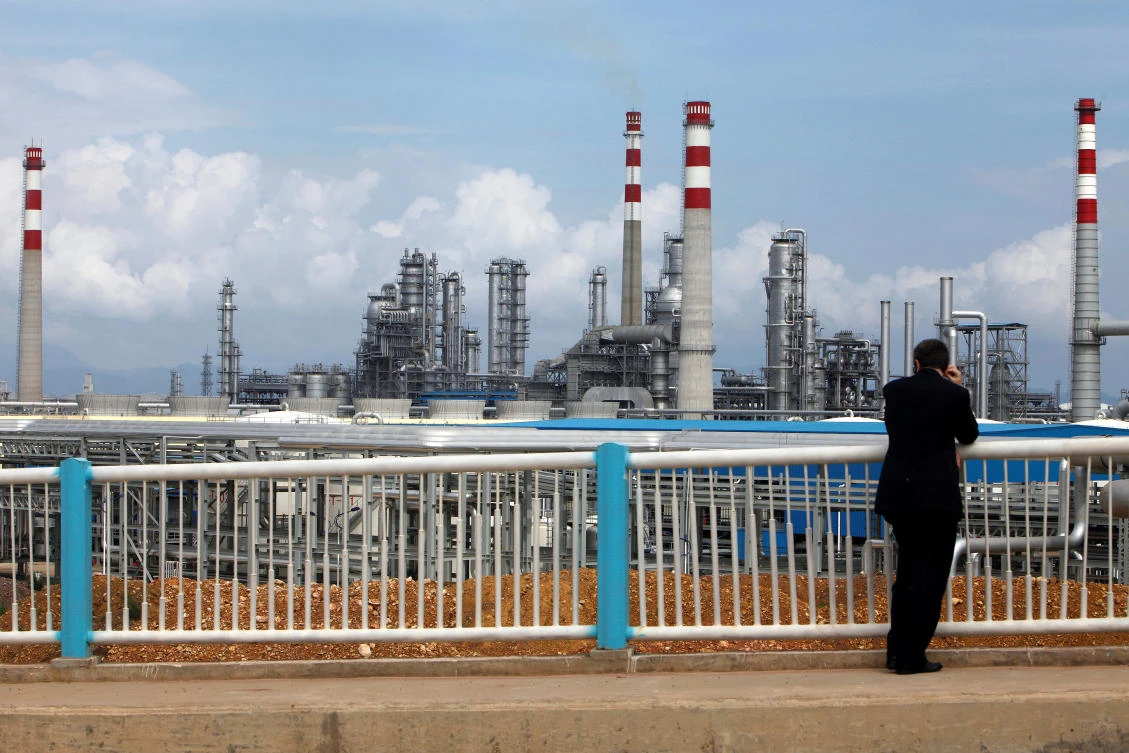 Oil markets weakened as the intensifying trade spat between the US and China was seen as a drag on economic growth. (Reuters)