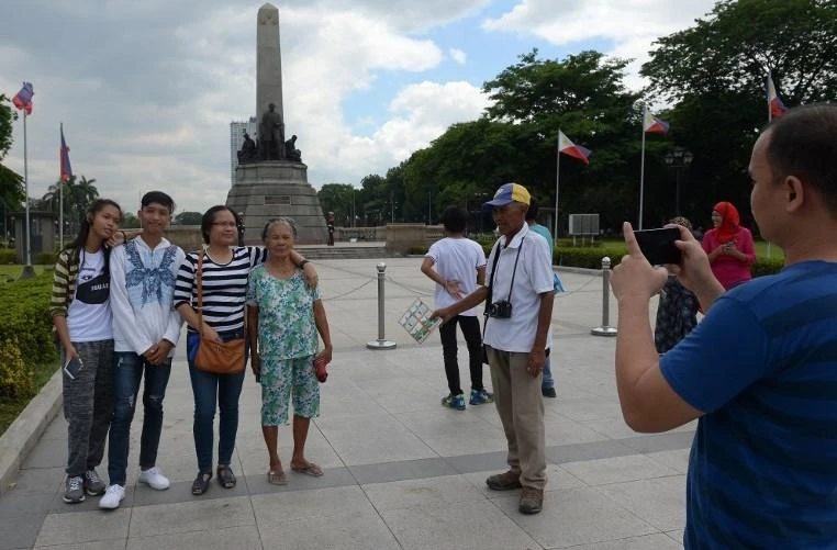 Fixing the Philippines’ notoriously patchy and expensive telecom services was a campaign promise of populist President Rodrigo Duterte. (AFP)