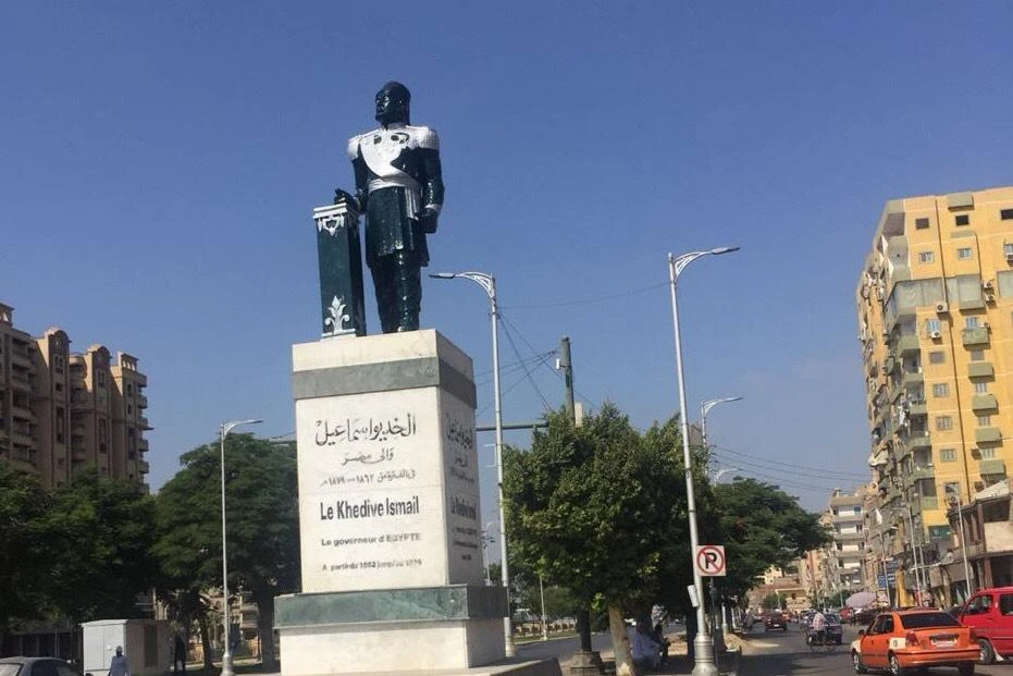 The Khedive Ismail statue in Ismailia was left looking like a parody after a botched paint job. (Social media)