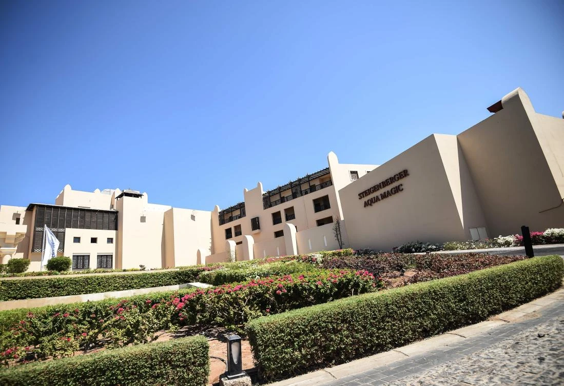 Food, water tested at Egyptian hotel where Britons died