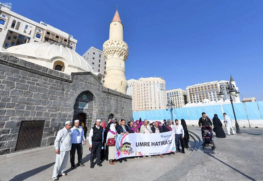 Hajj over, the pilgrims take out time to visit some of the historical landmarks in Madinah on Sunday. (SPA)