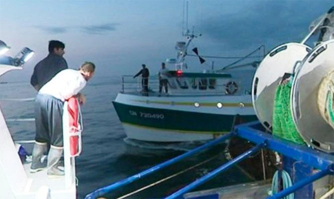 The French went to contact the British to stop them working and they clashed with each other. (Courtesy: EVN/France TV)