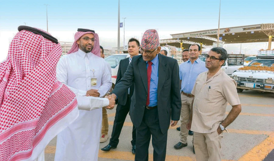 Nepalese Ambassador Mahendra Prasad Singh visits Buraidah Dates Festival.