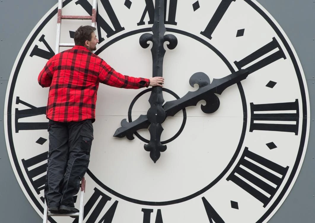 EU proposes abolishing seasonal clock change