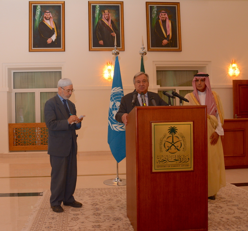 Saudi Arabia's Foreign Minister Adel Al-Jubeir and UN Secretary-General Antonio Guterres hold a press conference in Jeddah. (AN Photo / Huda Bashatah)