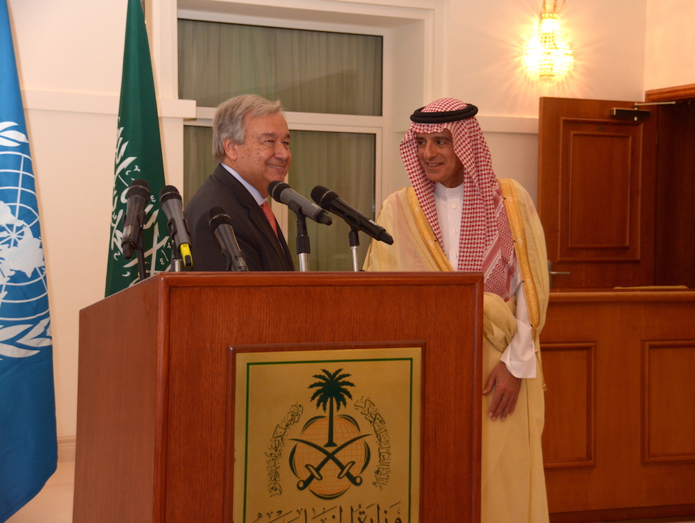 Saudi Arabia's Foreign Minister Adel Al-Jubeir and UN Secretary-General Antonio Guterres hold a press conference in Jeddah. (AN Photo / Huda Bashatah)