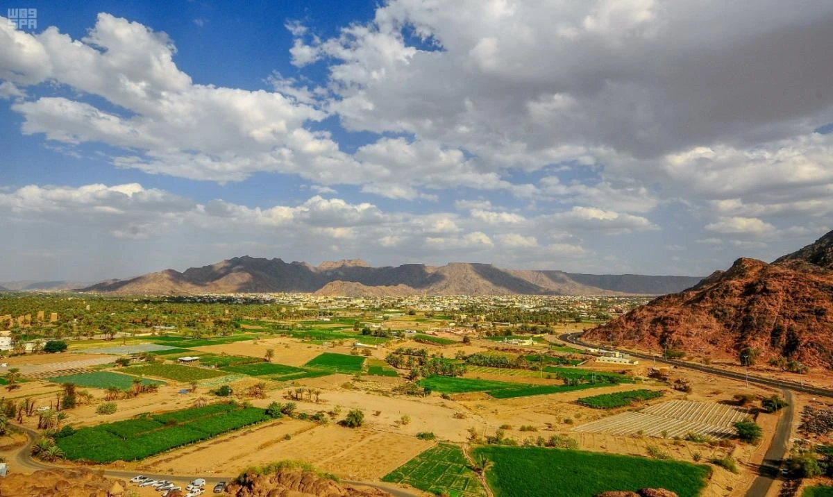 Panoramic views of the villages and their oases from the summit Raum mountain in Najran, Saudi Arabia. (SPA)