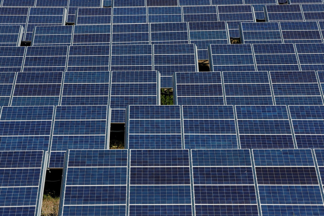 EU will end restrictions on the sale of solar panels from China early next week in a move that EU producers said would lead to a flood of cheap imports. (REUTERS/File Photo)