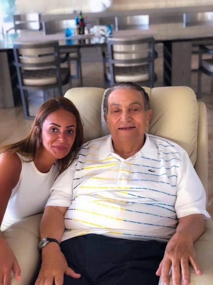 Nutritionist Helly El-Saadani and a heavier Hosni Mubarak together in an image that has sent Egyptian commentators into a spin. (Social media)