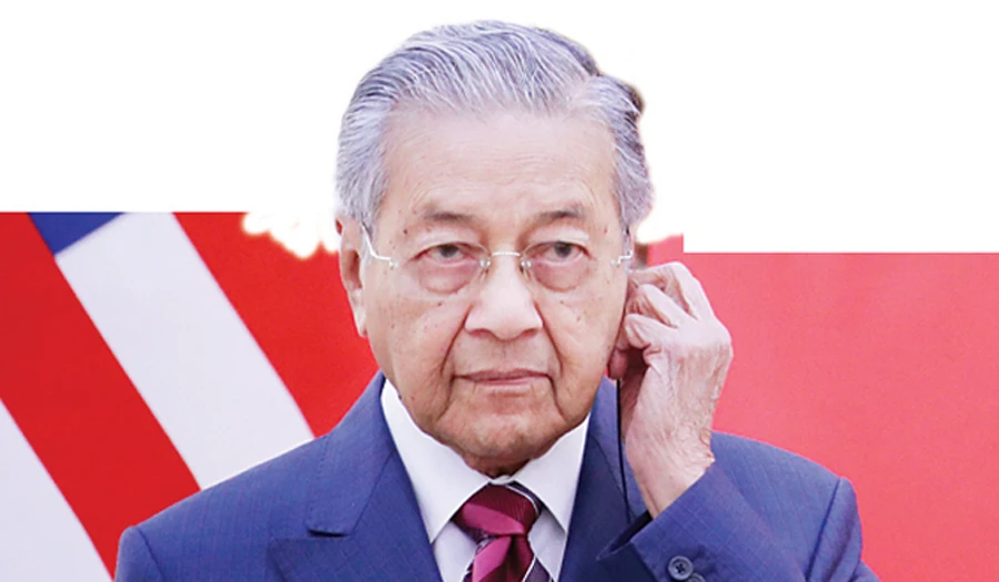 Mahathir  to hand over Malaysia  PM’s post  in 2 years