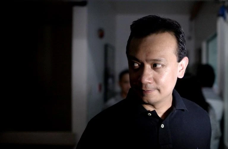 Philippine president Duterte revokes amnesty of chief critic, orders arrest