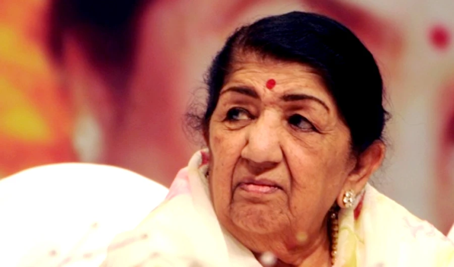 Mangeshkar slams Aslam’s ‘Chalte Chalte’