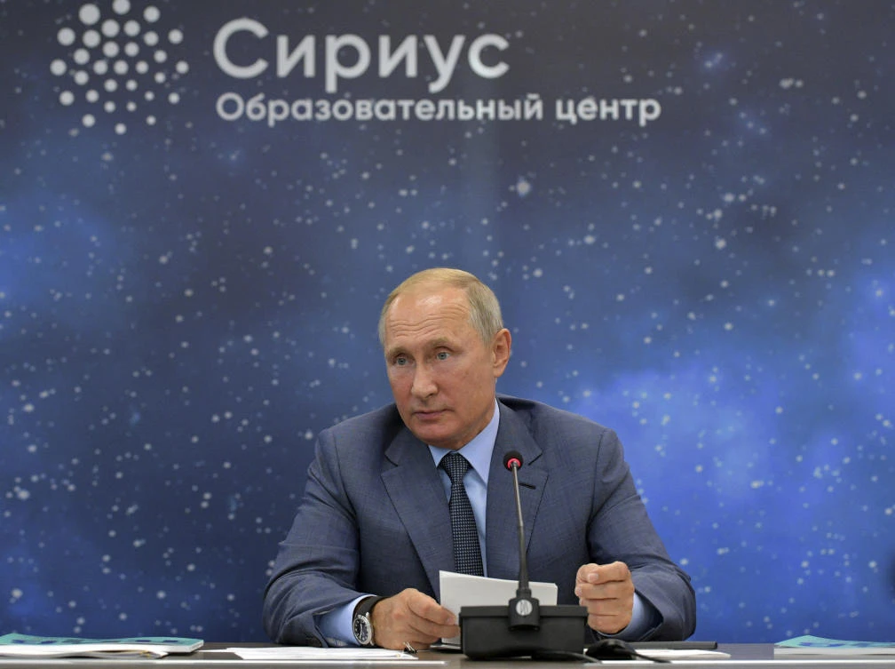 Britain points finger at Putin over spy poisoning