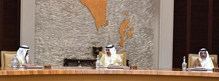 Bahrain’s King Hamad chairs a session of the Council of Ministers in Manama. (BNA)