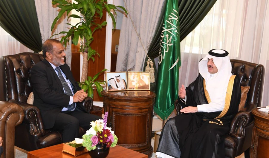 Ambassador Azmi Thassim meets Prince Saud bin Naif.