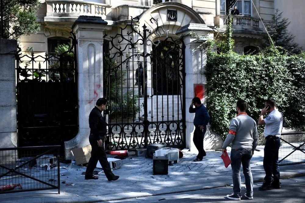 Iran accuses French police of slow reaction to attack on Paris embassy