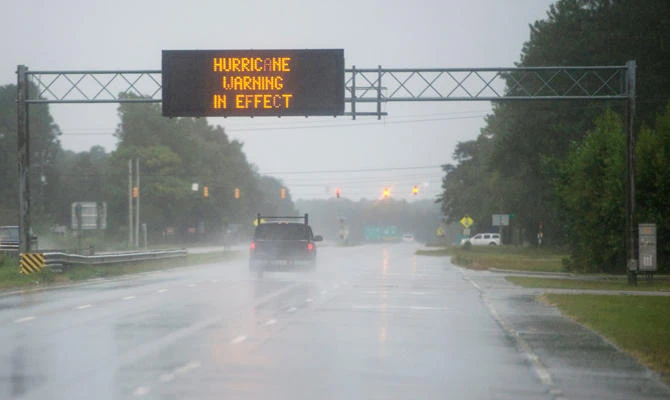 Death toll rises to 11 as Florence pours on the rain