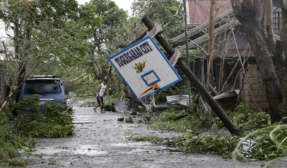 Super typhoon slams into China after pummelling Philippines