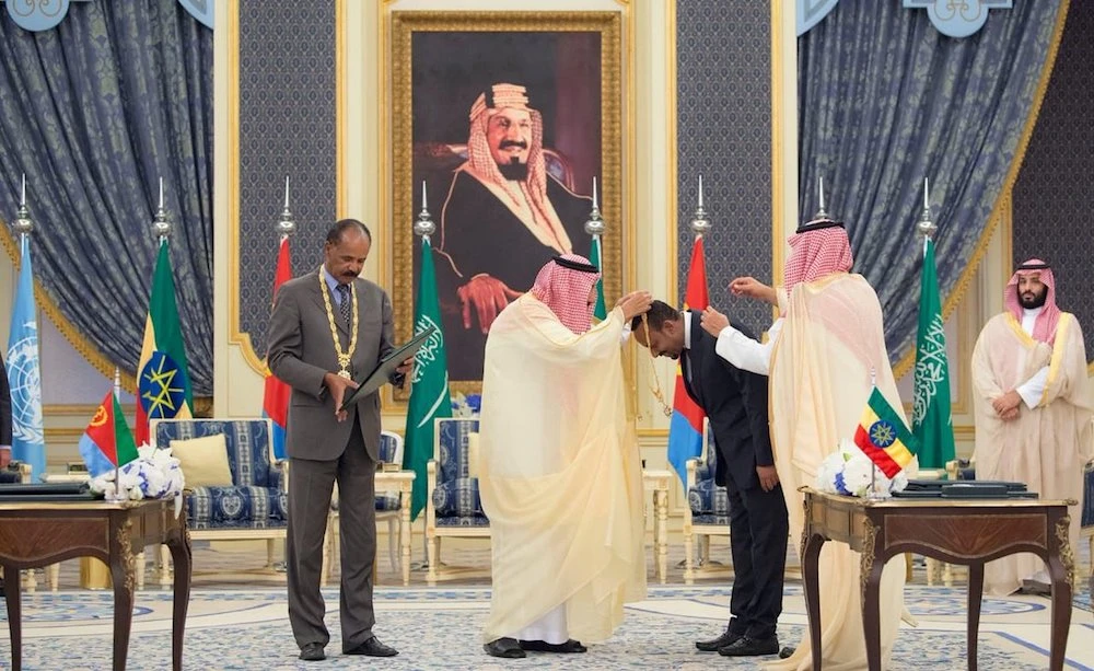 President of Eritrea Isaias Afwerki and Ethiopia's Prime Minister Abiy Ahmed with King Salman and Crown Prince Mohammed bin Salman during the ceremony in Jeddah. (SPA)
