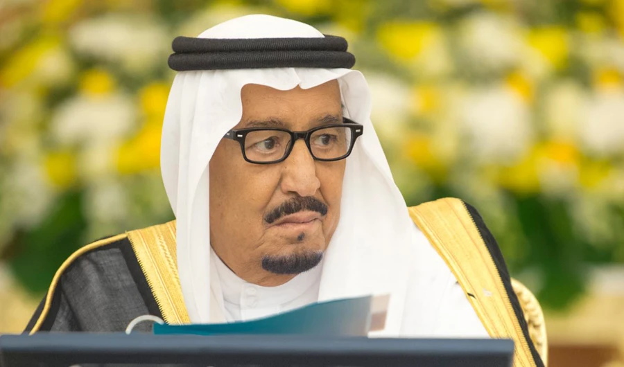 King Salman chairs the Cabinet session in Jeddah on Tuesday. (SPA)