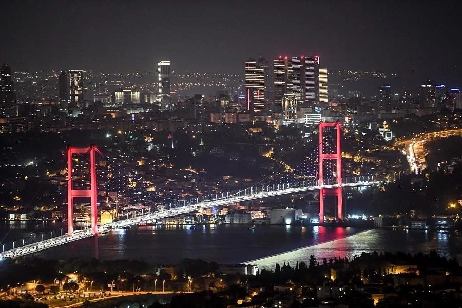 Foreigners now need only to have $500,000 deposits in Turkish banks. (File/AFP)