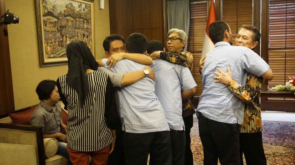 Indonesian fishermen return home after release from Philippines militants