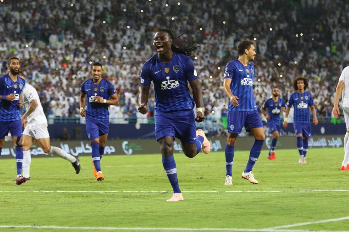 Bafetimbi Gomis is just one of several big-name players to have joined Saudi Pro League Clubs. (Al-Hilal)