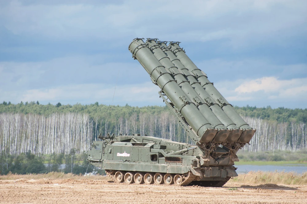 US airs alarm over Russian plan to arm Assad regime with new air-defense missile systems