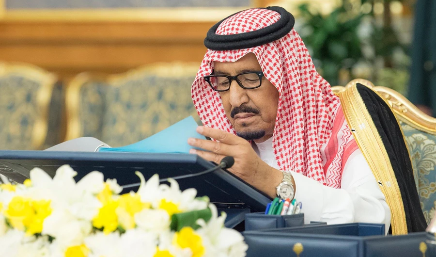 King Salman chairs the Cabinet session in Jeddah on Tuesday. (SPA)