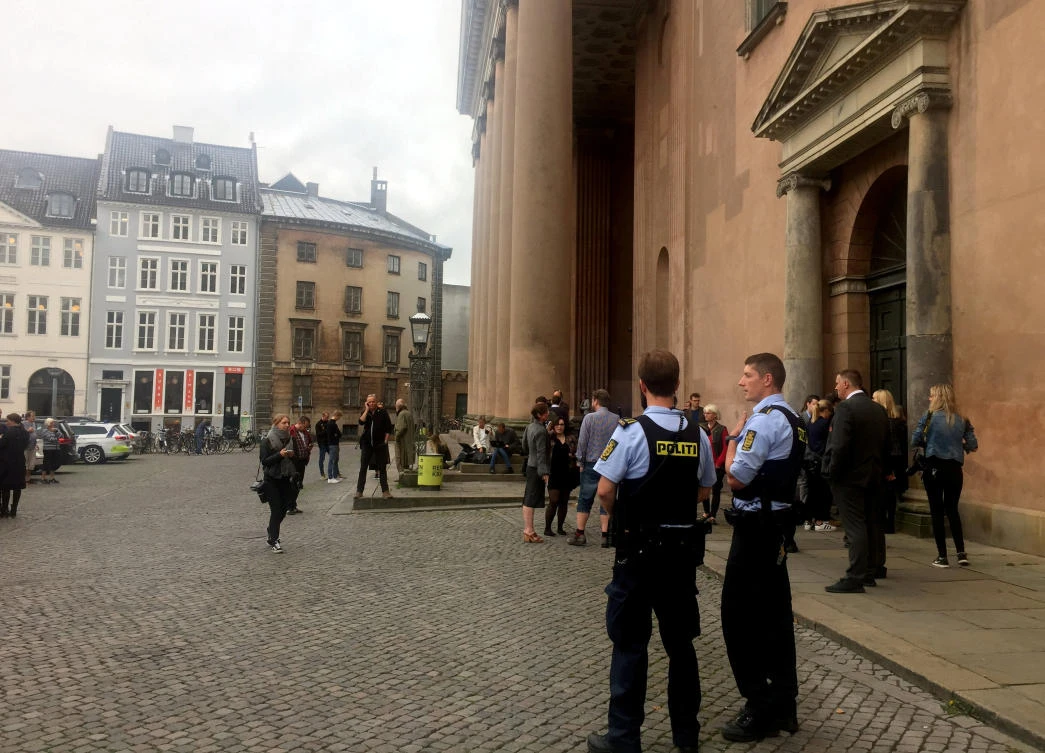 Danish police officers guard next to the court building in Copenhagen, Denmark September 5, 2017. (Reuters)