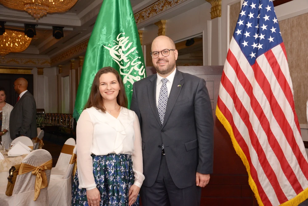New US Consul General Ryan Gliha, with his wife, at a reception party held in Jeddah recently. (AN photo by Huda Bashatah)