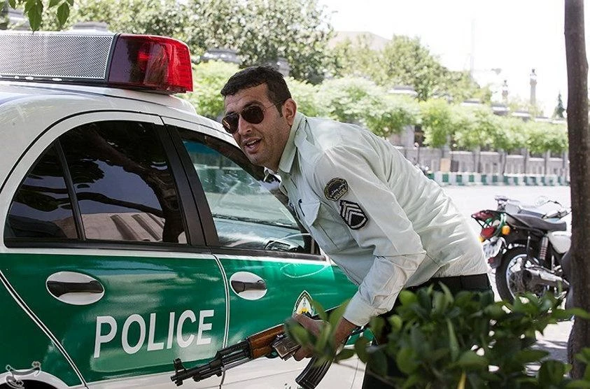 Iran arrests city council member for supporting Bahais