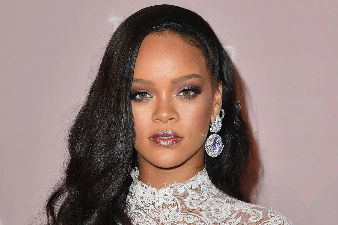 Rihanna shines bright like a diamond in Dubai