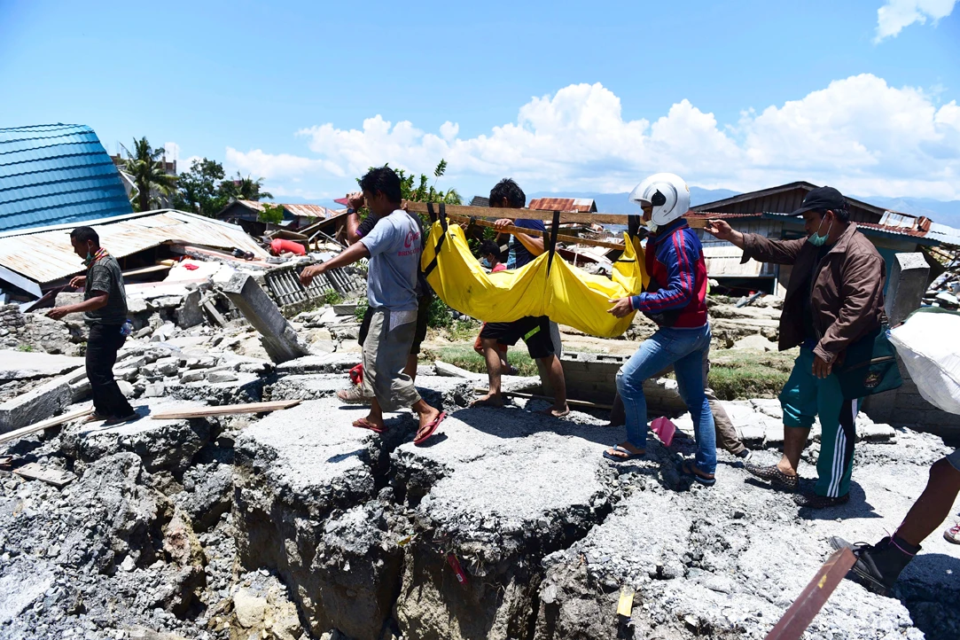 Death toll from Indonesia's quake and tsunami continues to rise, reaching 832