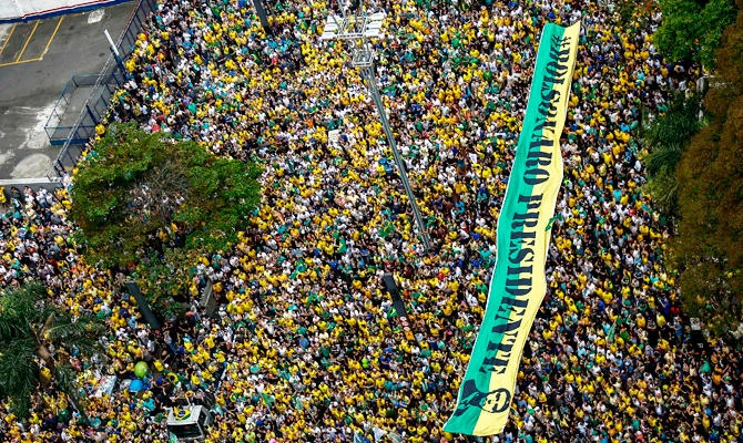 Aerial view of a demonstration in support of Brazilian right-wing presidential candidate Jair Bolsonaro at Paulista Avenue, in Sao Paulo, Brazil on September 30, 2018. (AFP)